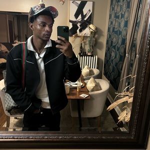 Meet your Posher, James